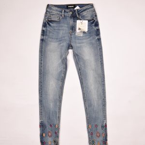 Desigual farmer
